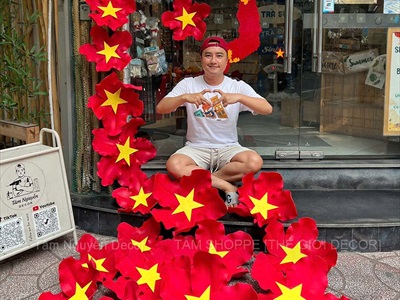 Hoa cờ Việt Nam loại đẹp [Nhẹ - 3 Size] 35-40-45cm CANHHOA-12